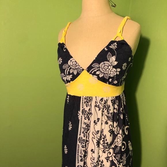 Testament Floral Maxi Dress - Picture 2 of 6